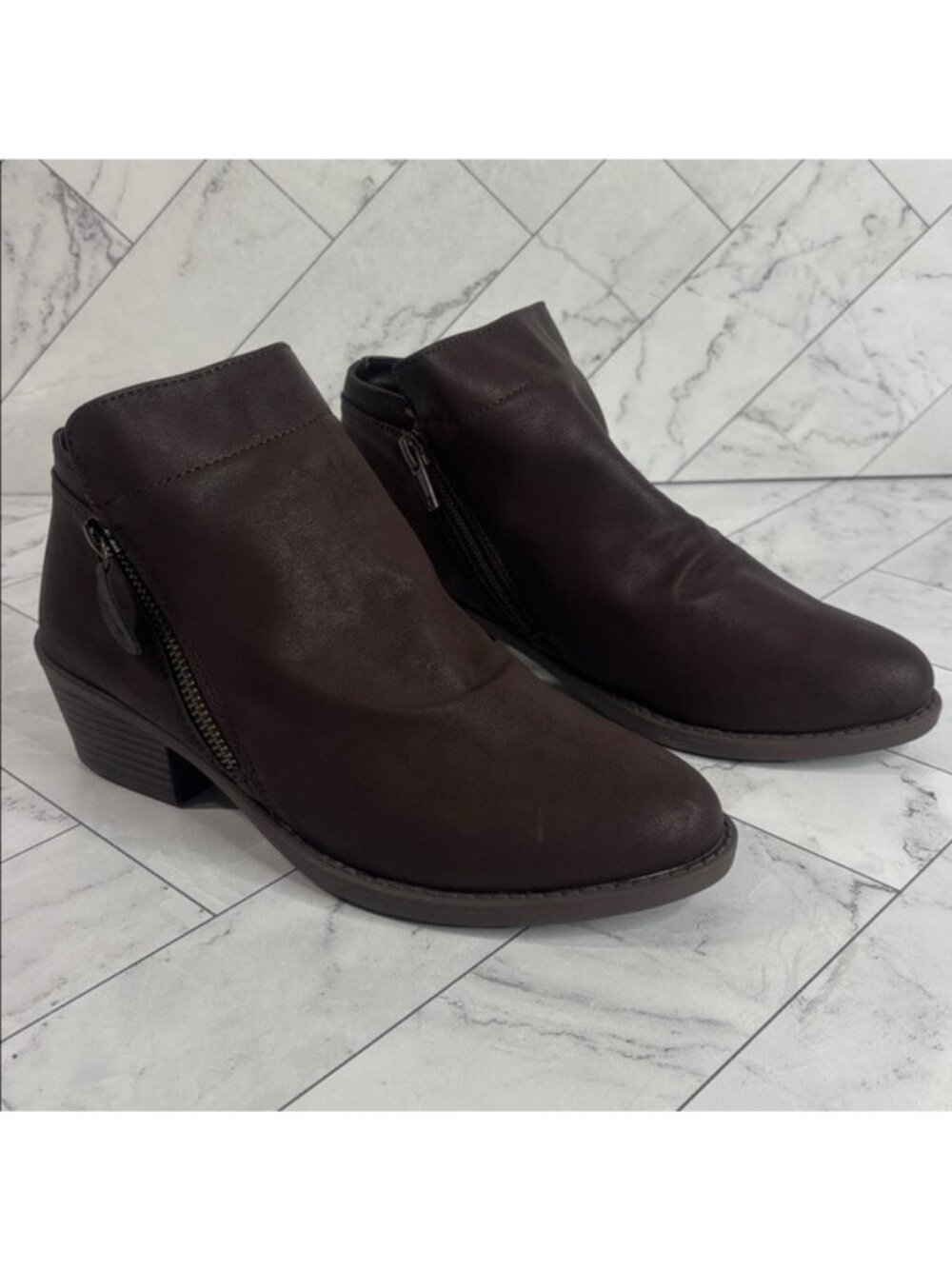 NWT Easy Street Womens Gusto Brown Matte Block Heel Zipper Ankle Boot Size 6.5M - Picture 4 of 9